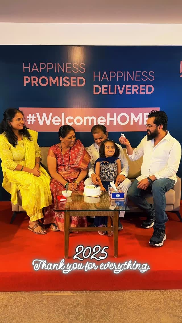 Post 5 by Nashik Food Blogger on Instagram (video)