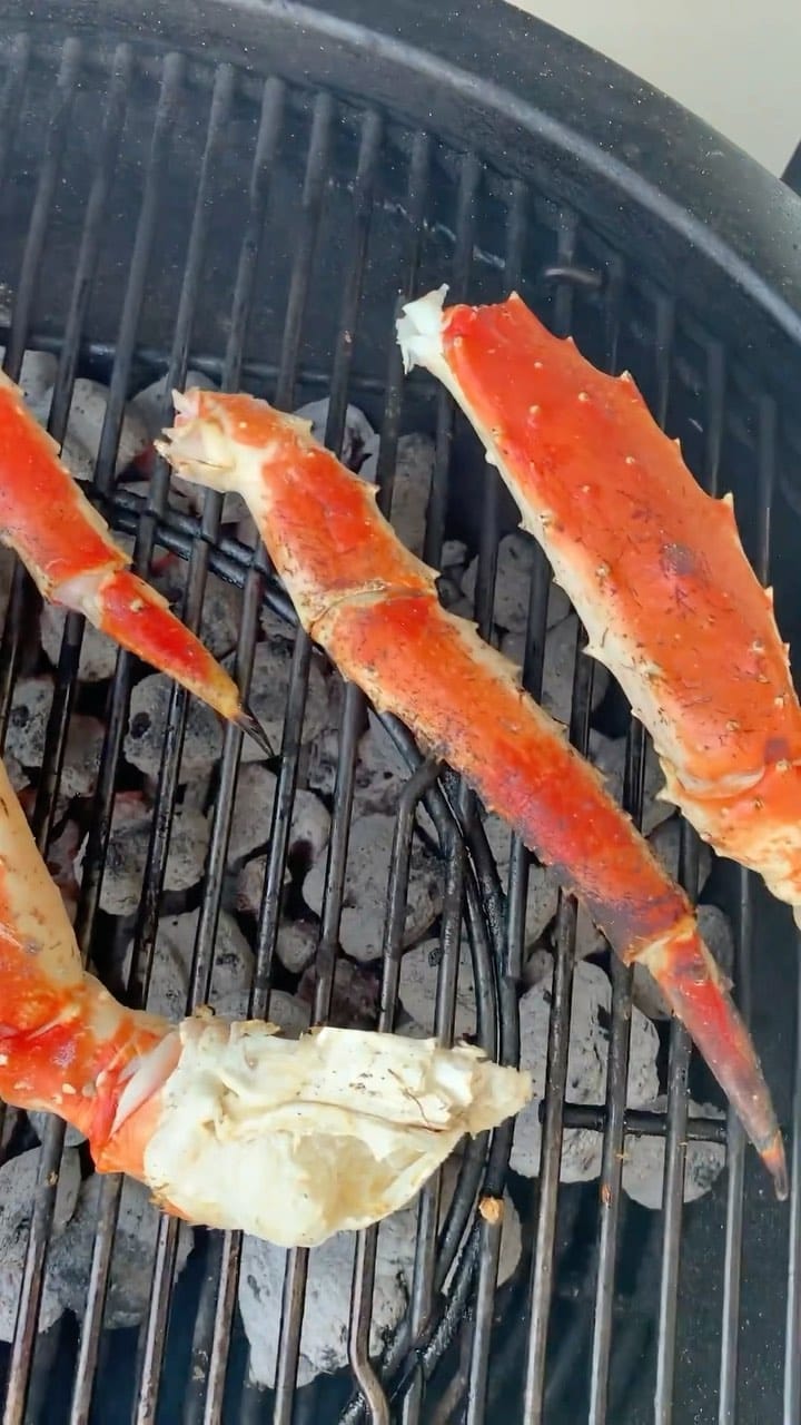 Post 10 by Alaskan King Crab Co. on Instagram (video)