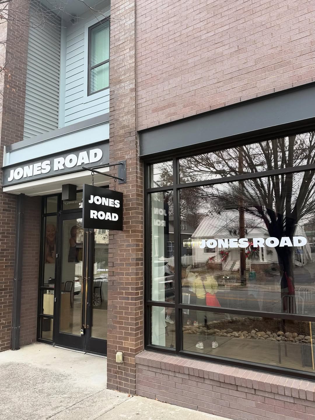 Post 3 by Jones Road Beauty Flagship on Instagram (carousel)