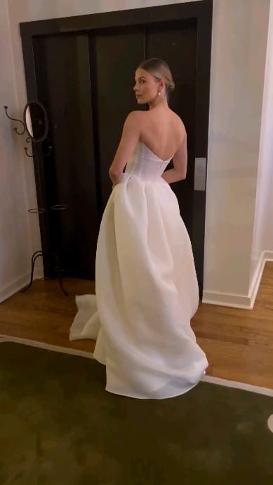 Post 3 by Ｈｅａｒｔ  Ａｆｌｕｔｔｅｒ  Ｂｒｉｄａｌ® on Instagram (video)