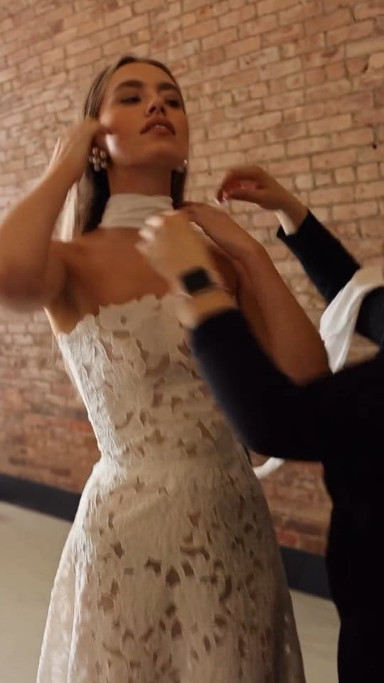 Post 6 by Ｈｅａｒｔ  Ａｆｌｕｔｔｅｒ  Ｂｒｉｄａｌ® on Instagram (video)