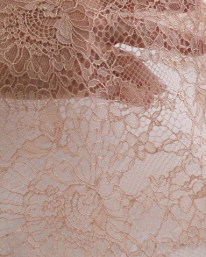 Post 4 by Ｈｅａｒｔ  Ａｆｌｕｔｔｅｒ  Ｂｒｉｄａｌ® on Instagram (carousel)