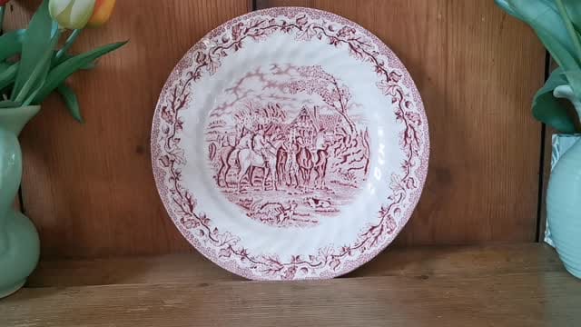 Post 5 by Vintage Farmhouse on Instagram (video)