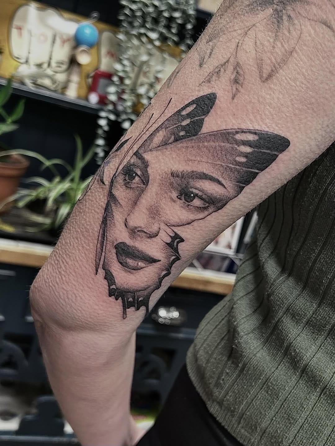 Post 3 by Fine Line•Traditional•Realism on Instagram (carousel)