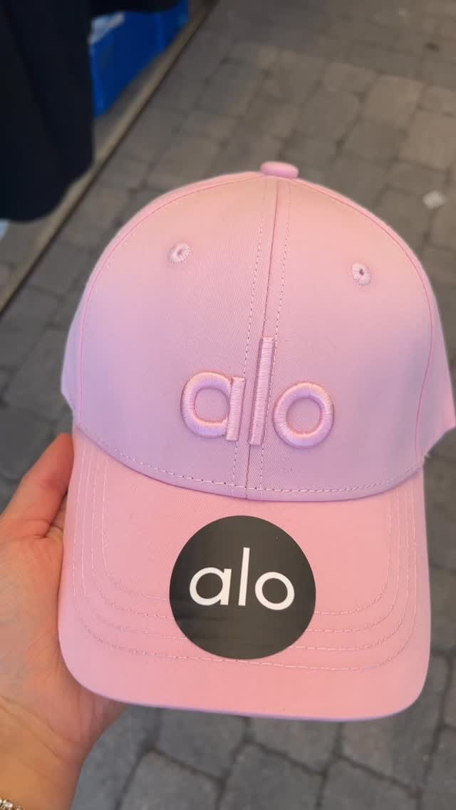 Post 7 by Sadie London on Instagram (video)