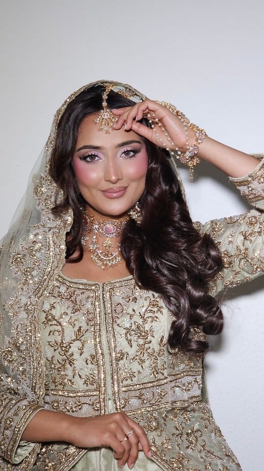 Post 2 by Poze | • Shoes • Bags • jewellery Party & Bridal on Instagram (video)