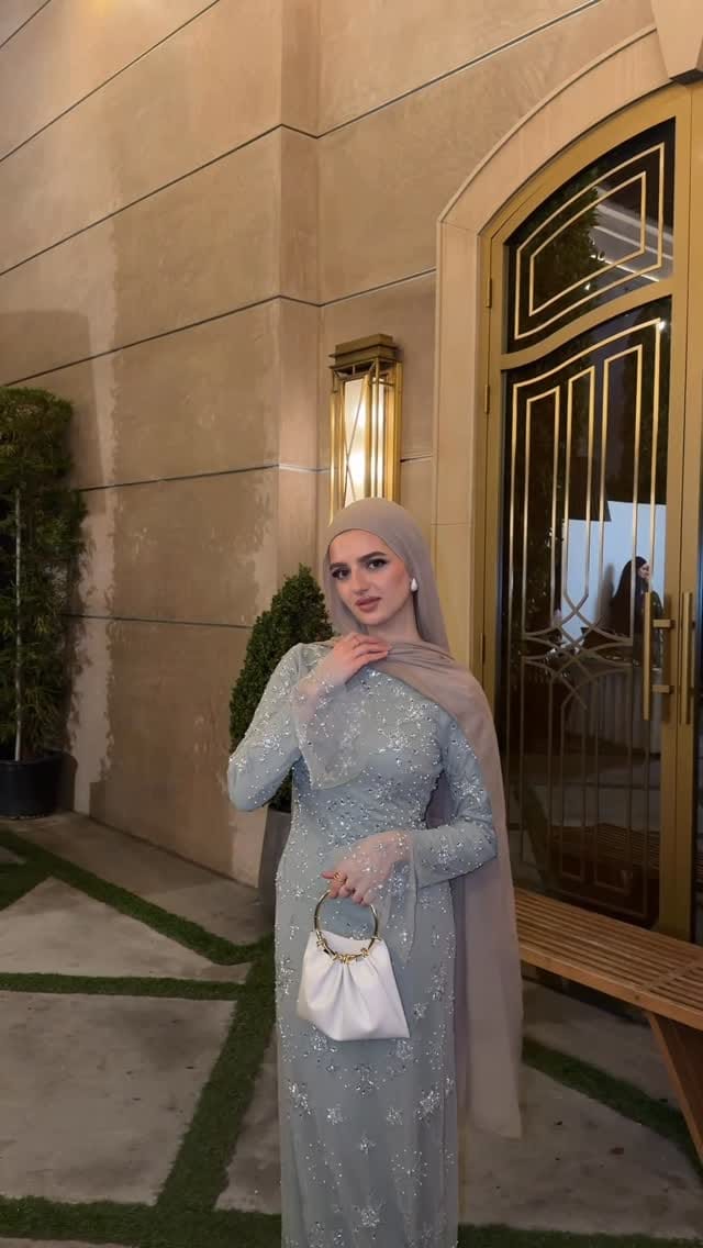 Post 3 by Shimmi Dresses on Instagram (video)
