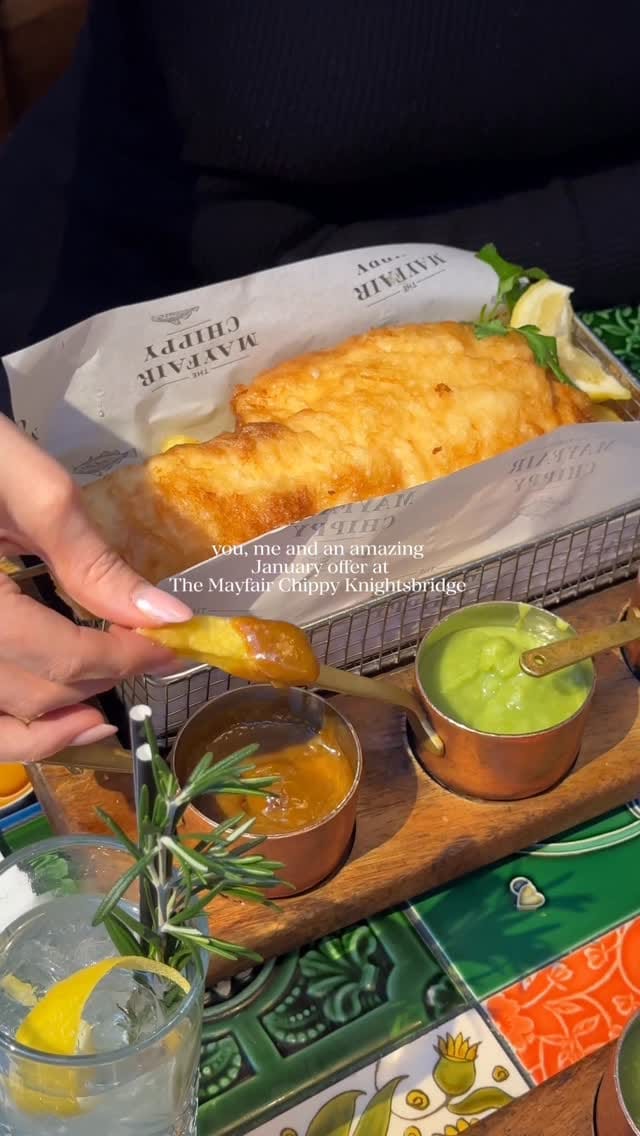 Post 3 by Knightsbridge, London on Instagram (video)