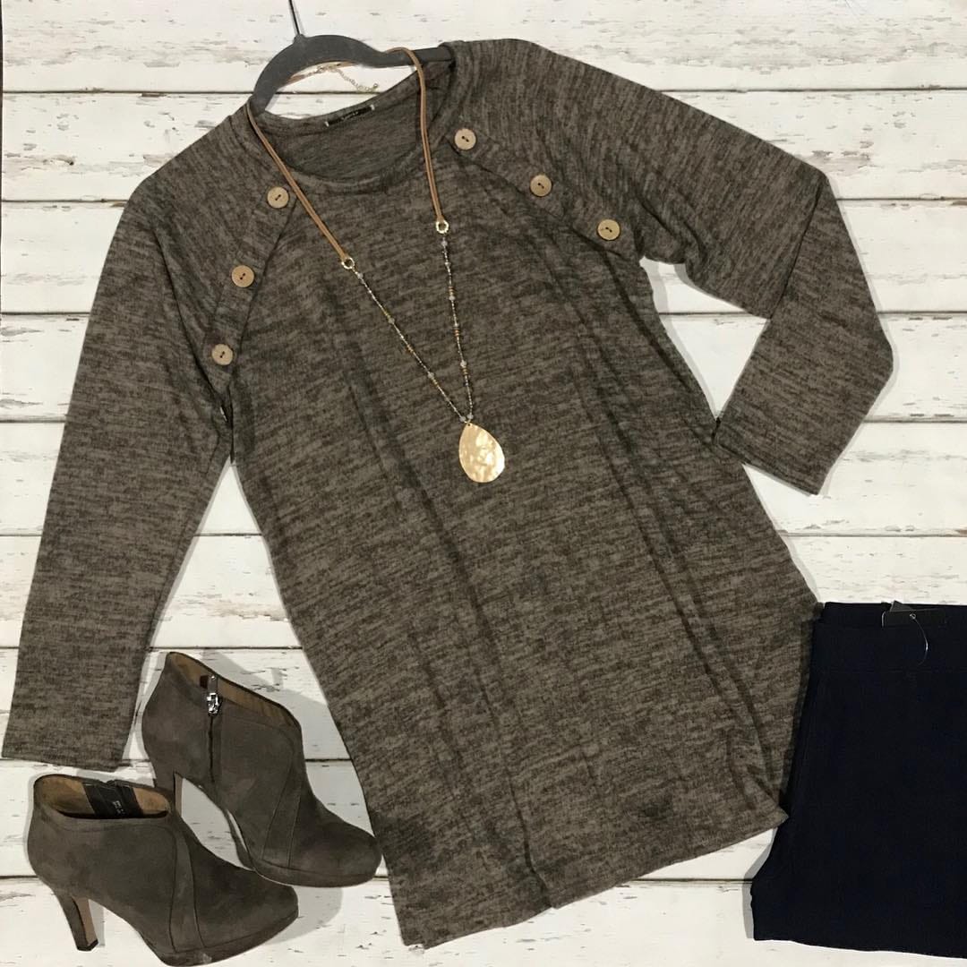 Post 10 by The Merry Market on Instagram (image)
