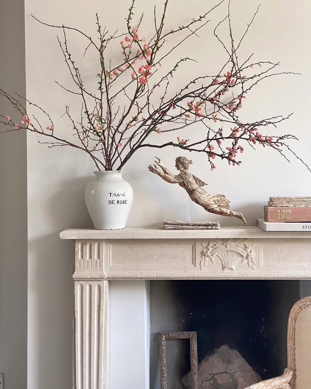 Post 7 by Victoria Davar on Instagram (image)