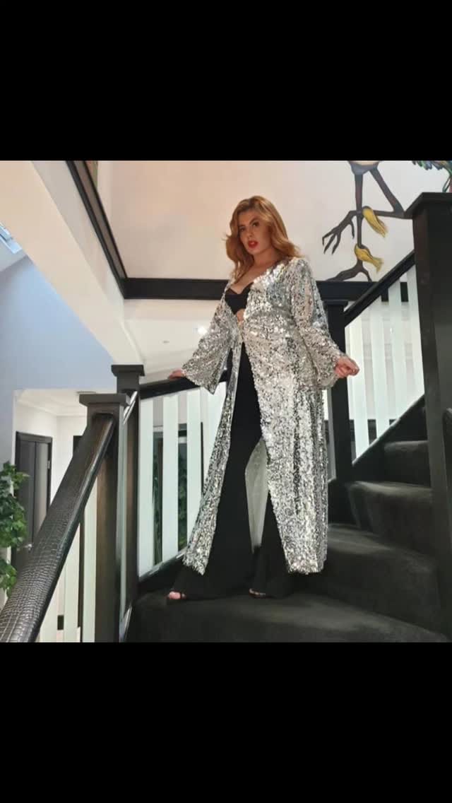 Post 5 by We Are Curves on Instagram (video)
