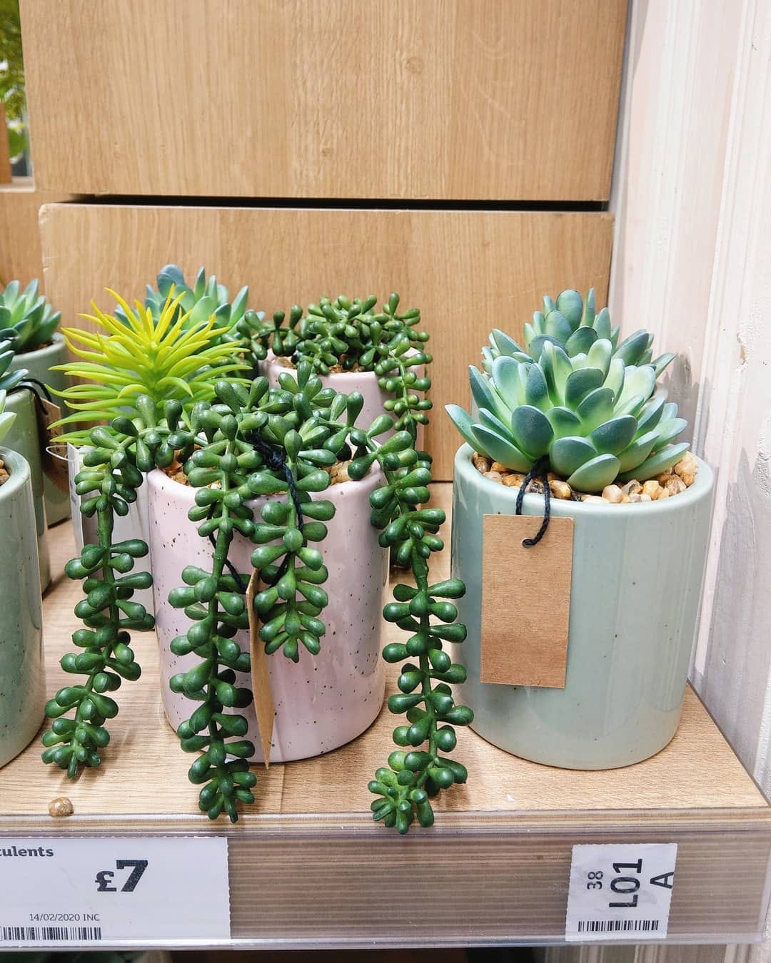 Post 7 by Pretty Home Decor UK on Instagram (carousel)