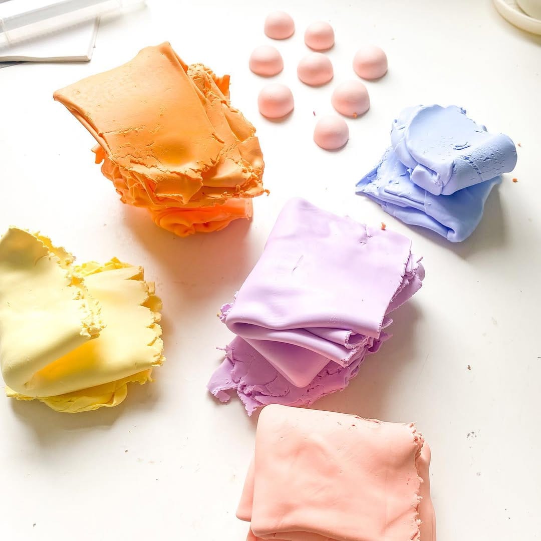 Post 3 by Lotta Blobs on Instagram (image)