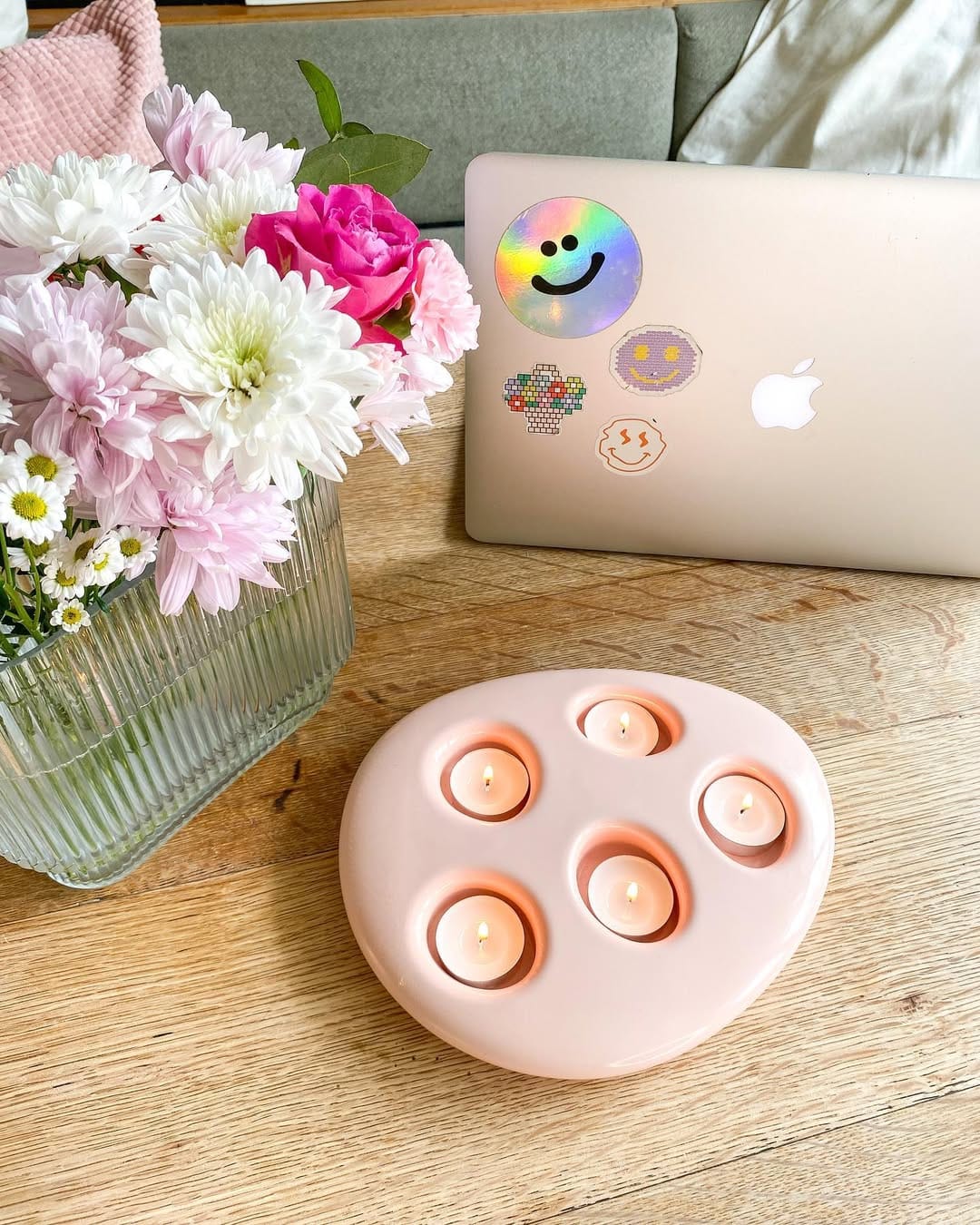 Post 1 by Lotta Blobs on Instagram (image)