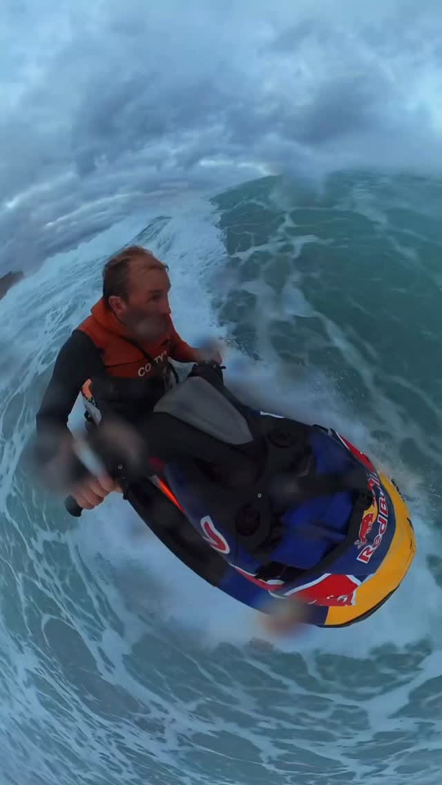 Post 3 by Red Bull Surfing 🏄‍♂️ on Instagram (video)
