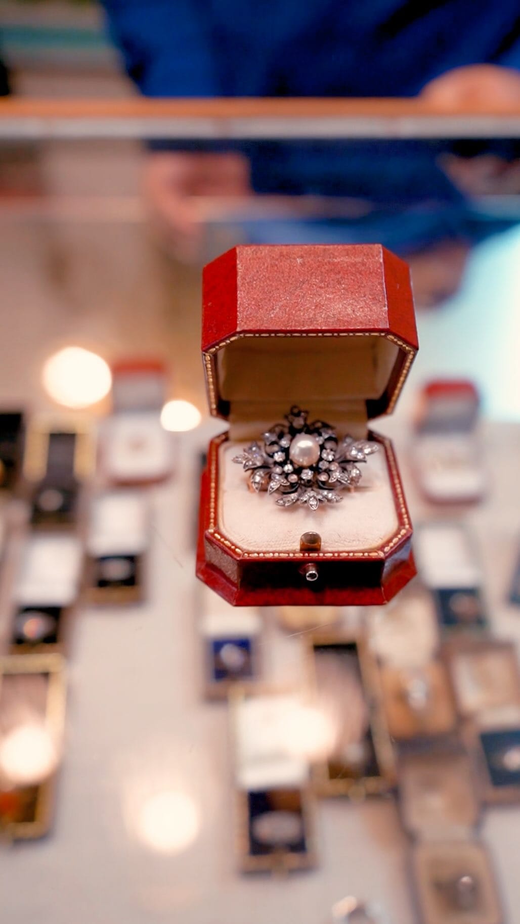 Post 10 by ALFIES ANTIQUE MARKET on Instagram (video)