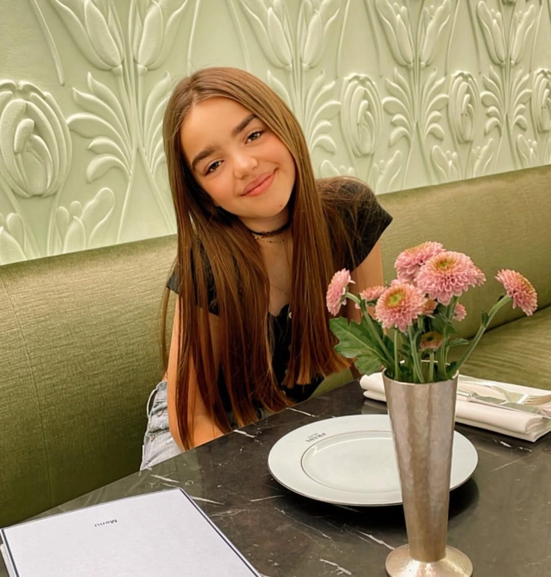 Post 8 by Gia on Instagram (carousel)