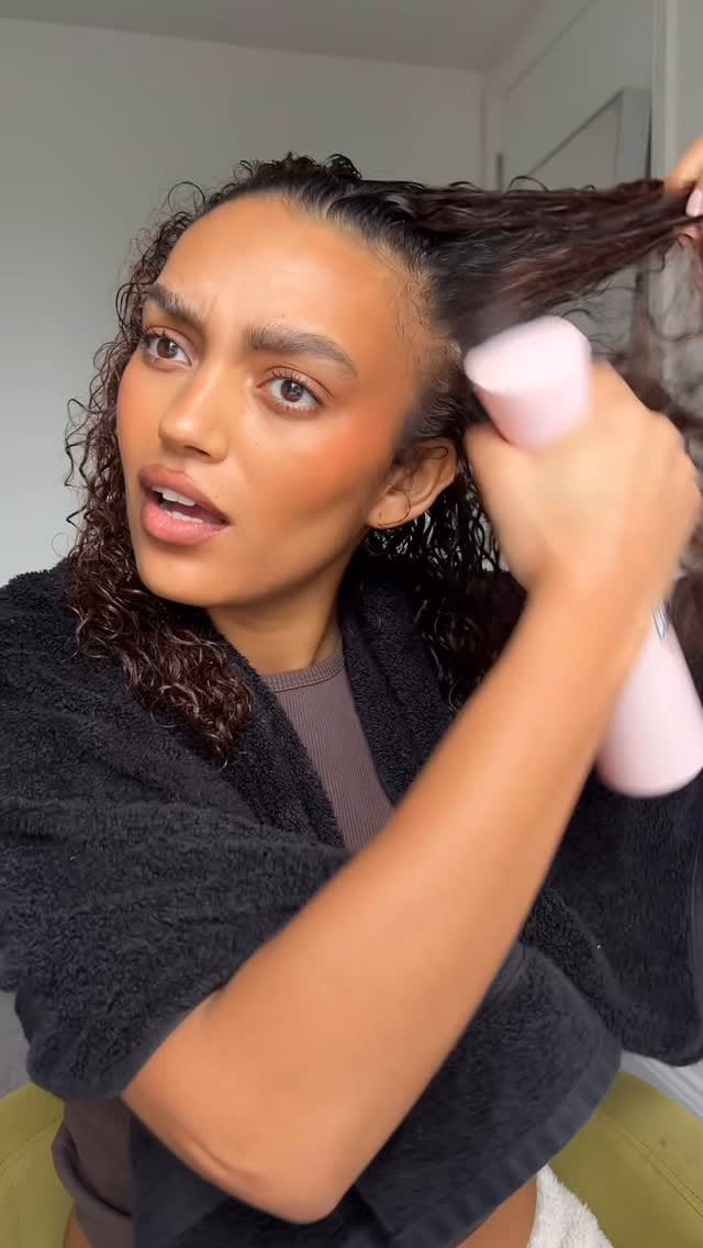 Post 9 by Paris Chanel on Instagram (video)