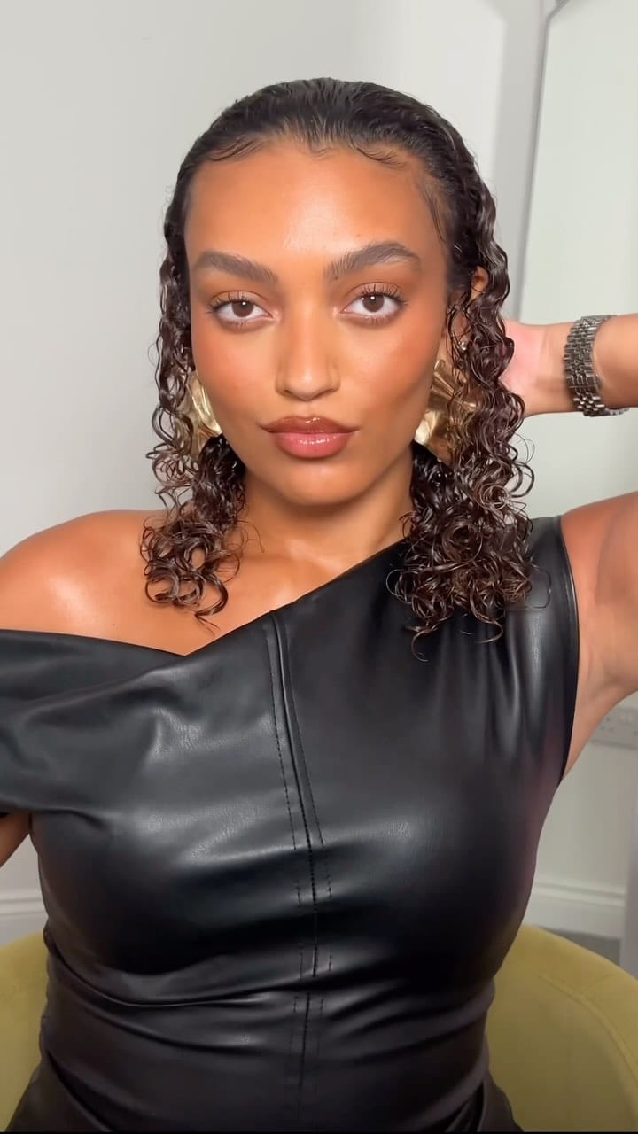 Post 10 by Paris Chanel on Instagram (video)