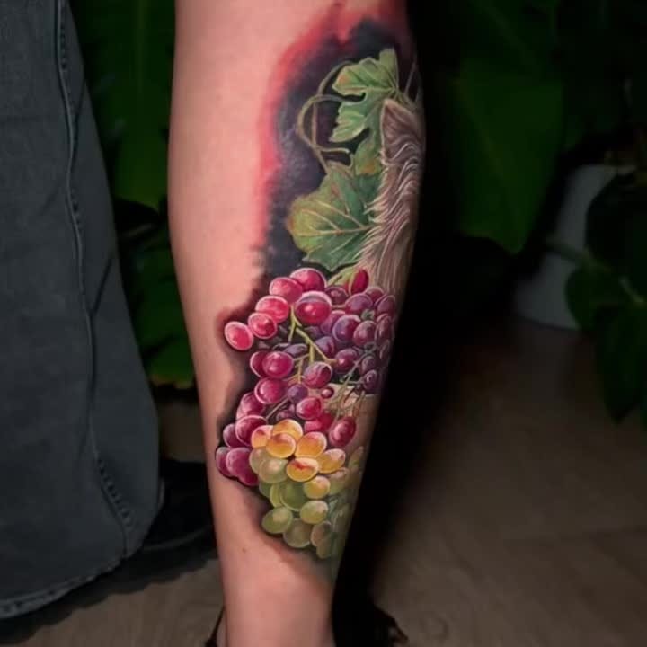 Post 1 by Jarda Tattoo on Instagram (video)