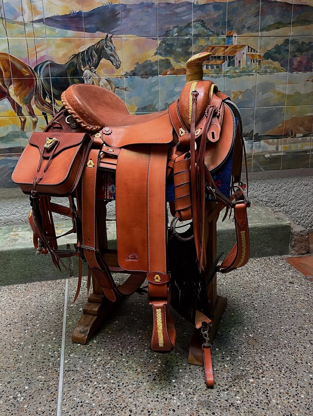 Post 10 by Guillermo Londoño on Instagram (carousel)