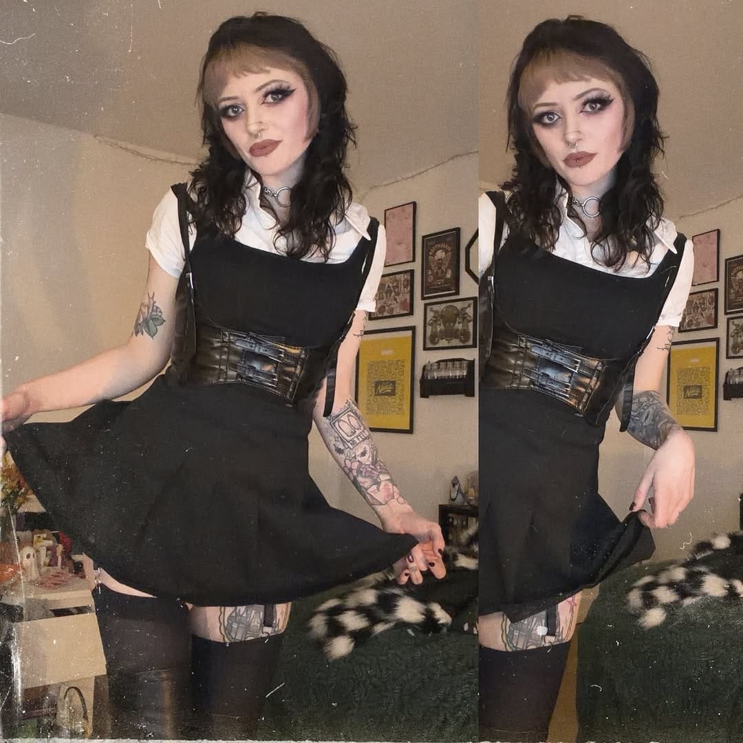 Post 5 by Rowan Claire on Instagram (image)