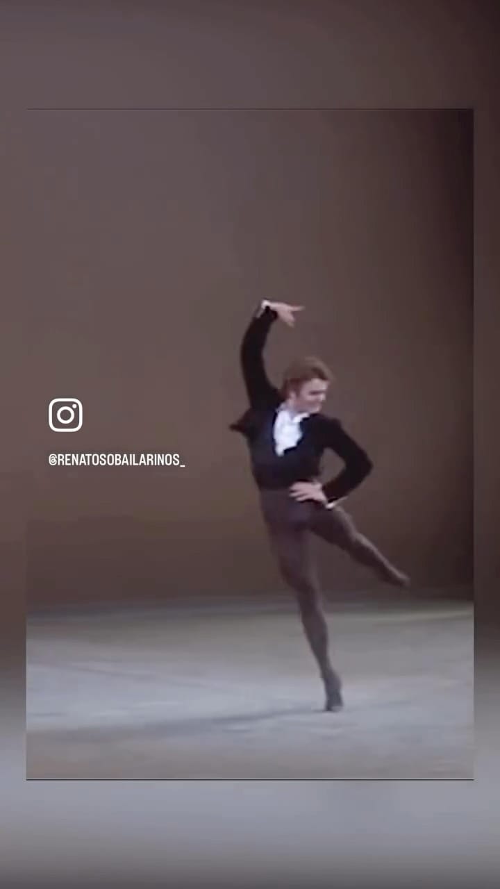 Post 10 by Vivien of Holloway on Instagram (video)