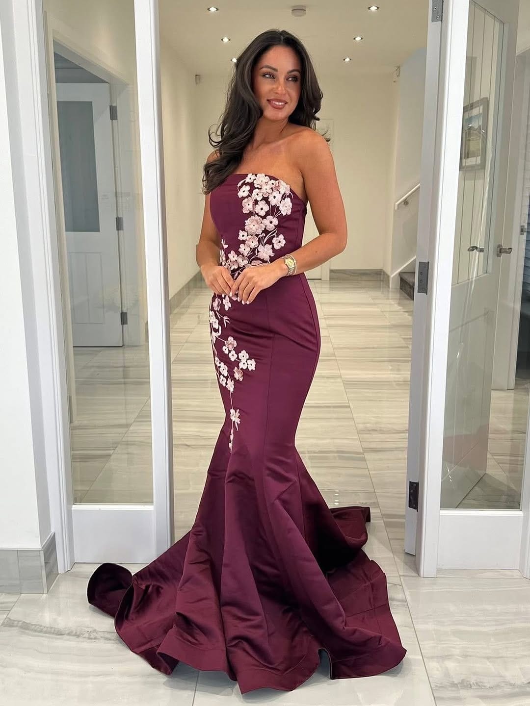 Post 4 by Rosie's Closet on Instagram (carousel)