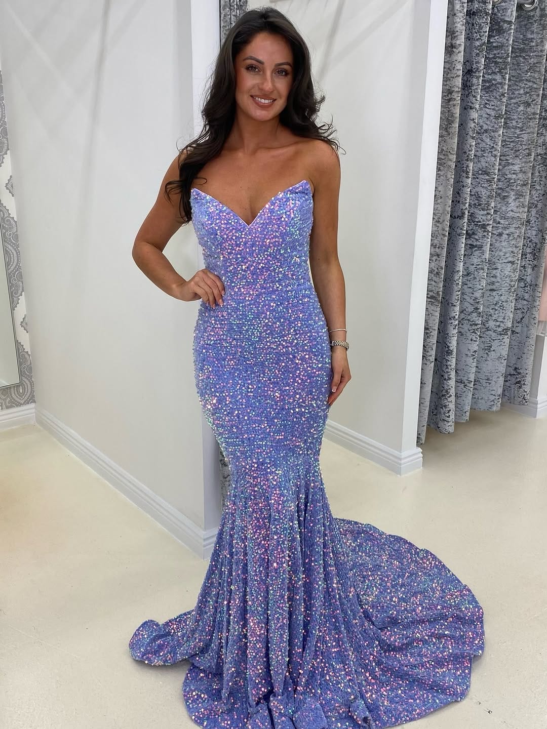 Post 8 by Rosie's Closet on Instagram (carousel)