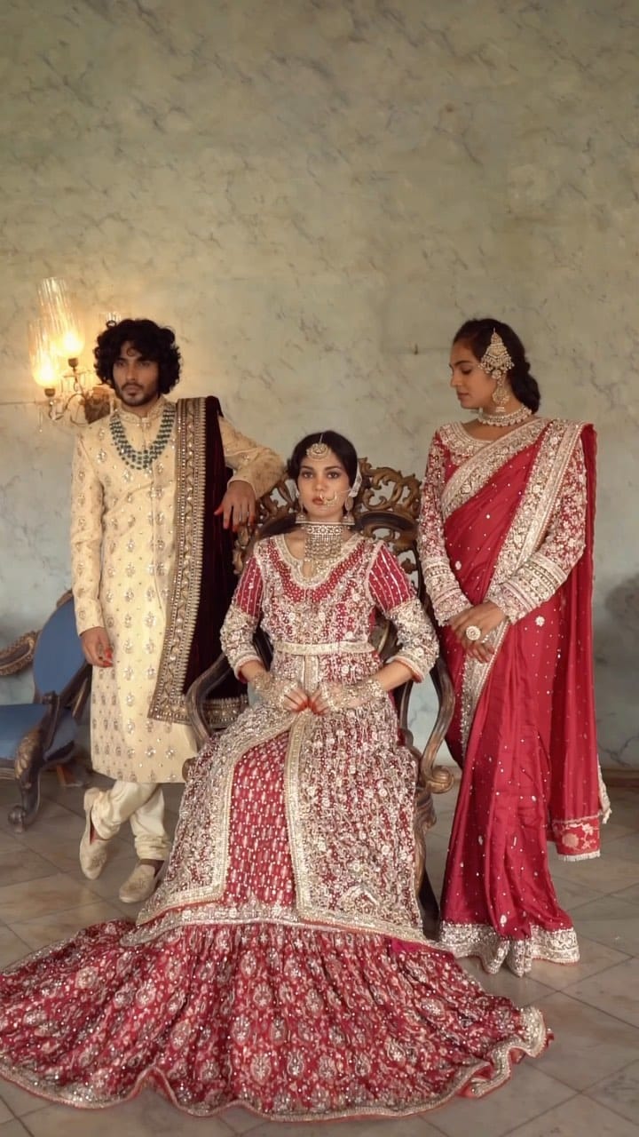 Post 9 by AALIYA DEEBA on Instagram (video)