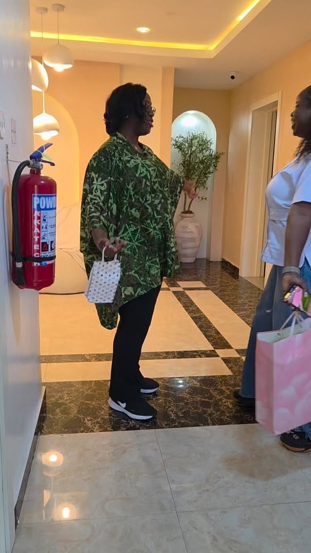 Post 3 by Lizzy Okon on Instagram (video)