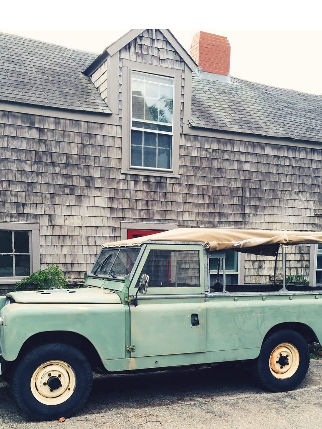 Post 6 by Harding Lane on Instagram (image)