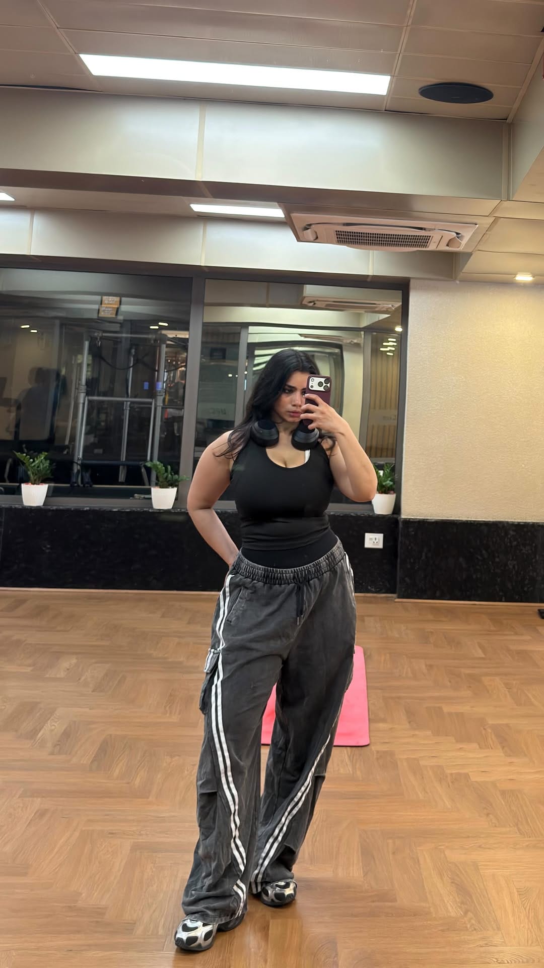 Post 3 by 🦋 PIYA 🦋 on Instagram (video)