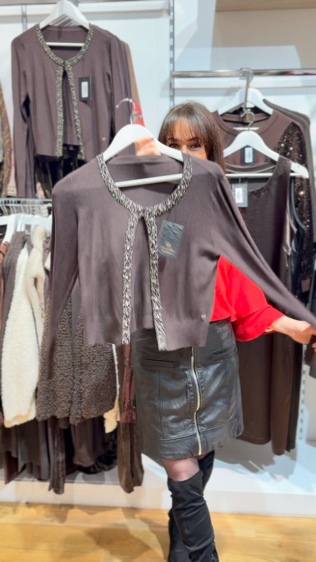 Post 8 by Lalara.ie on Instagram (video)