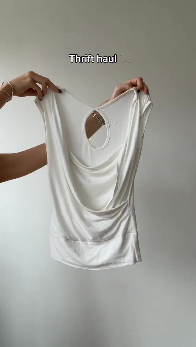 Post 10 by soph’s shop on Instagram (video)