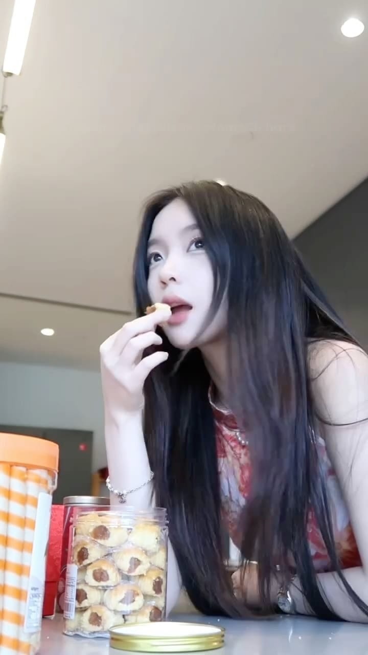 Post 4 by ellyanne･ೀ on Instagram (video)