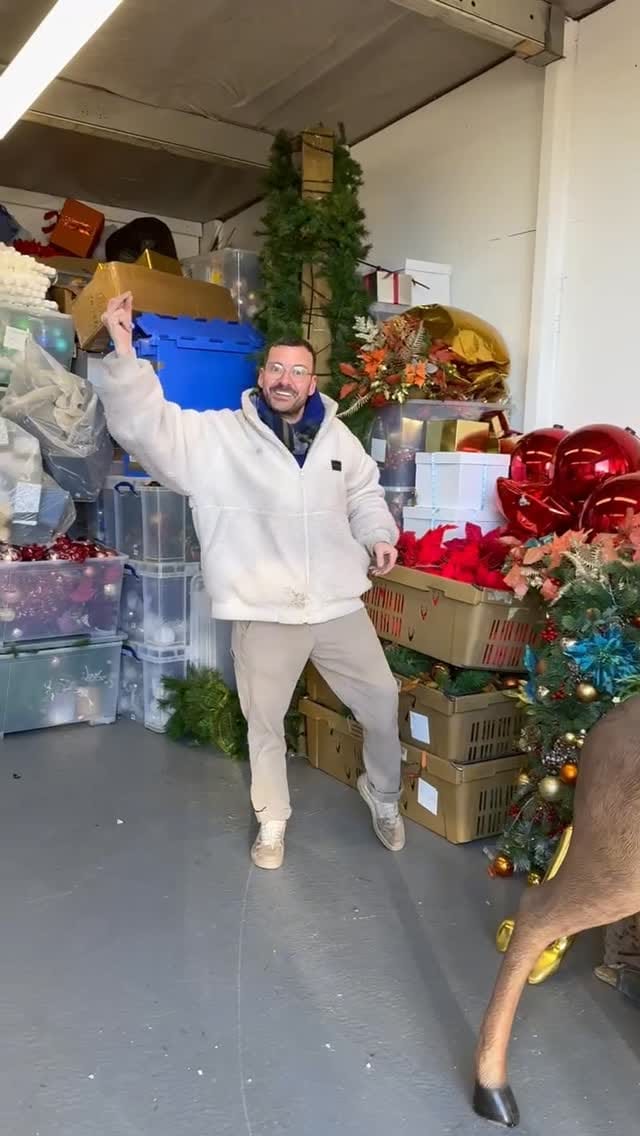 Post 3 by Ricky Paul Flowers ltd on Instagram (video)