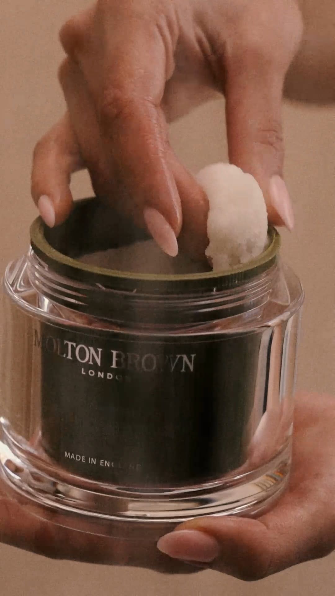Post 2 by Molton Brown Middle East on Instagram (video)