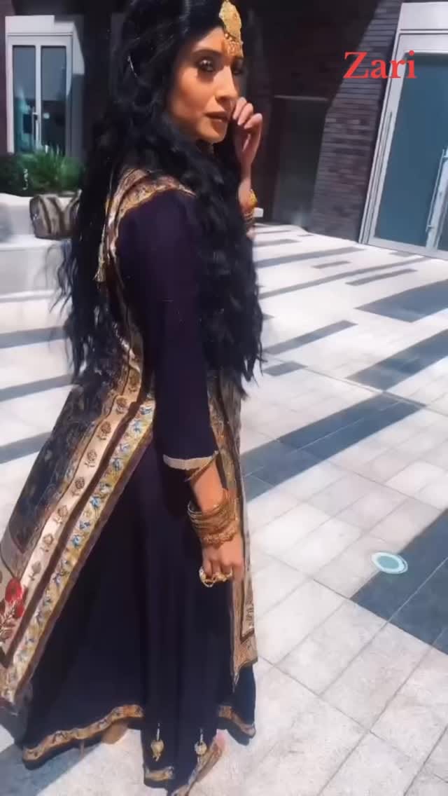 Post 9 by ZARI LONDON on Instagram (video)