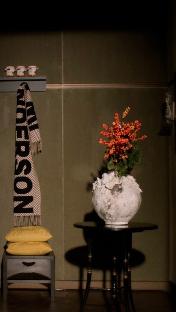 Post 10 by JW ANDERSON on Instagram (video)
