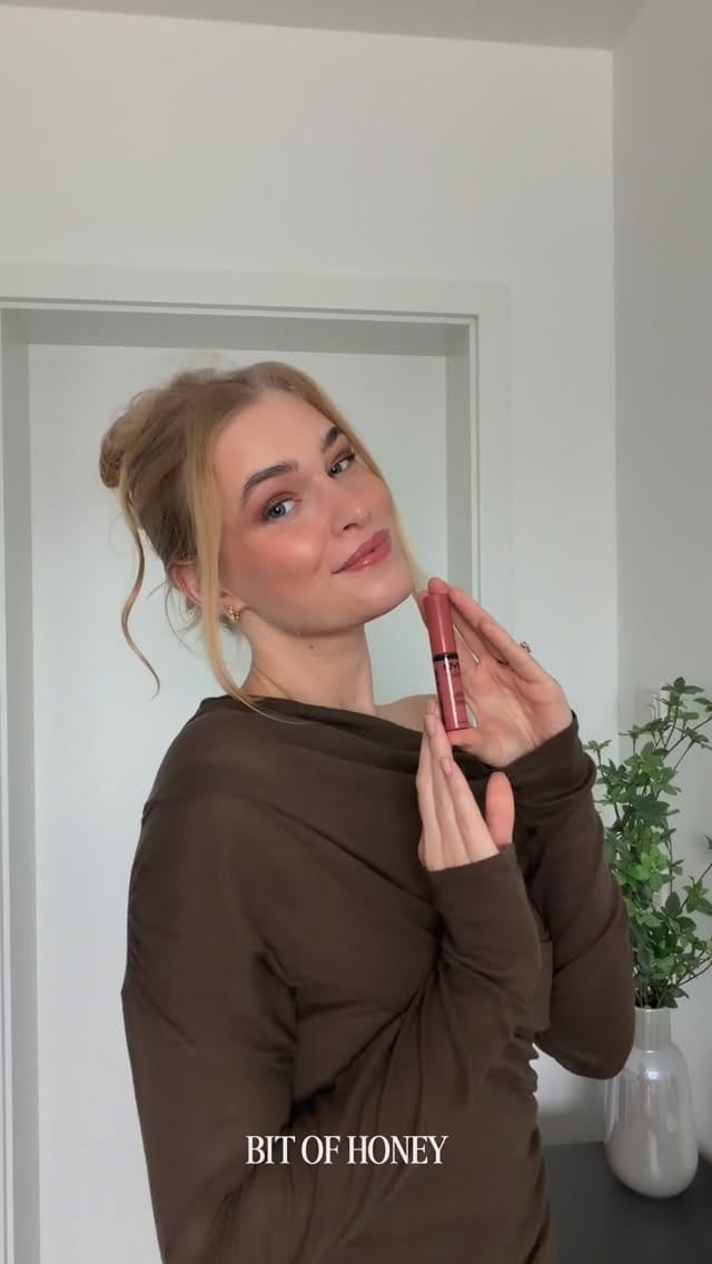 Post 6 by Ashley Niemann on Instagram (video)