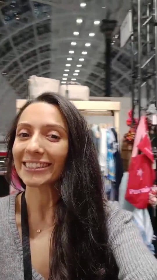 Post 4 by Lark London on Instagram (video)