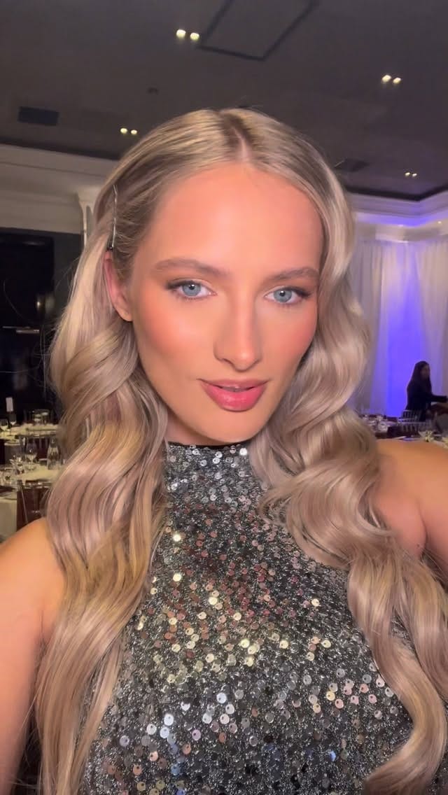 Post 2 by Eve Deacon on Instagram (video)