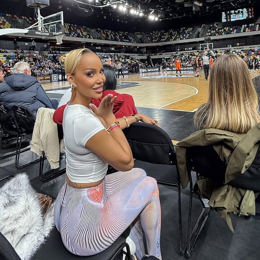 Post 6 by Kellita S V 🇧🇷 on Instagram (carousel)