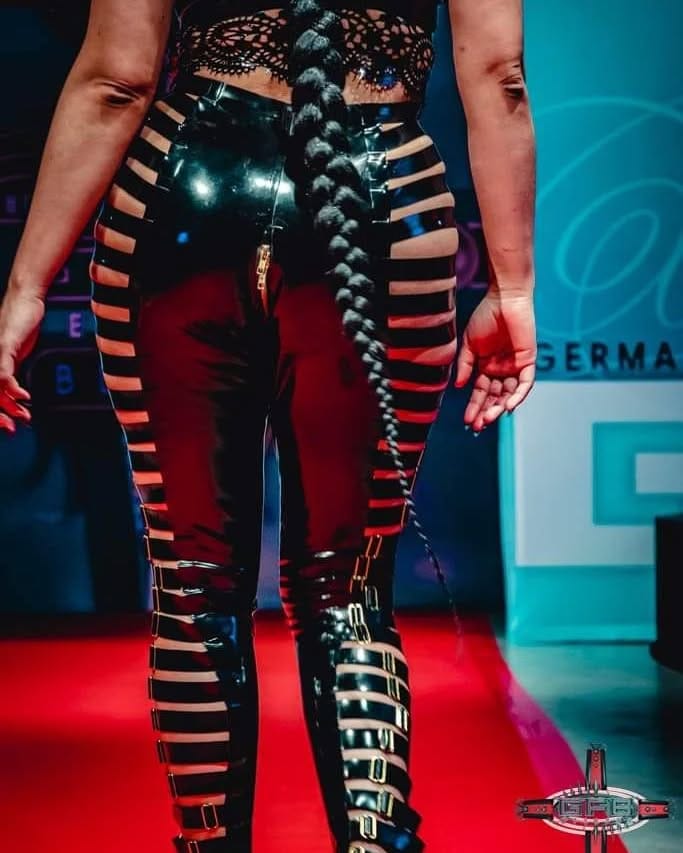 Post 4 by 𝐏𝐀𝐍𝐃𝐎𝐑𝐀 𝐃𝐄𝐋𝐔𝐗𝐄 𝐋𝐀𝐓𝐄𝐗 on Instagram (image)