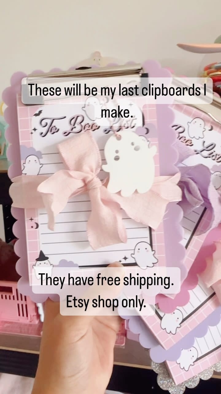 Post 2 by Lisa // Acrylic Cake Toppers on Instagram (video)