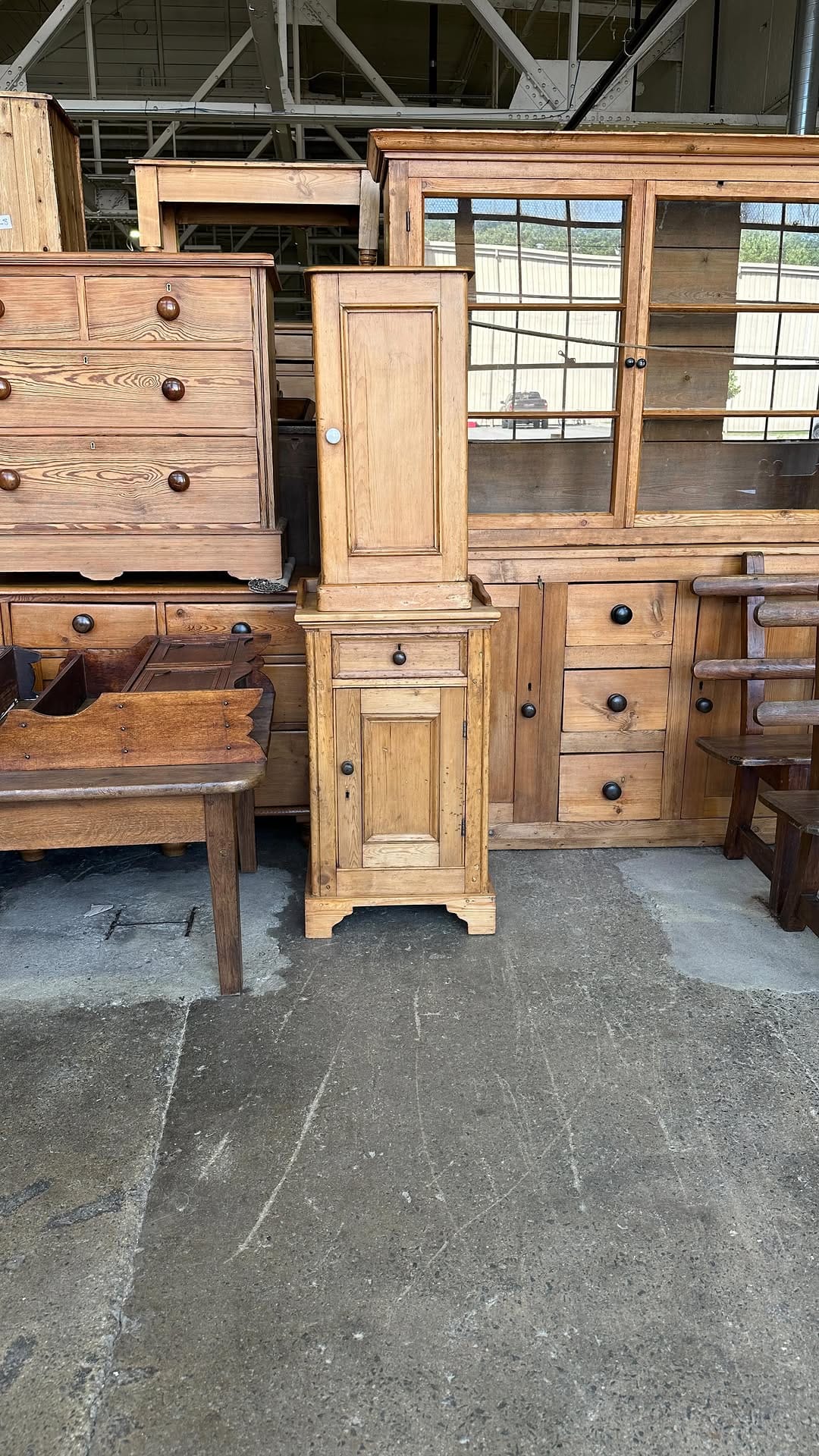 Post 5 by Knosen Antiques on Instagram (video)