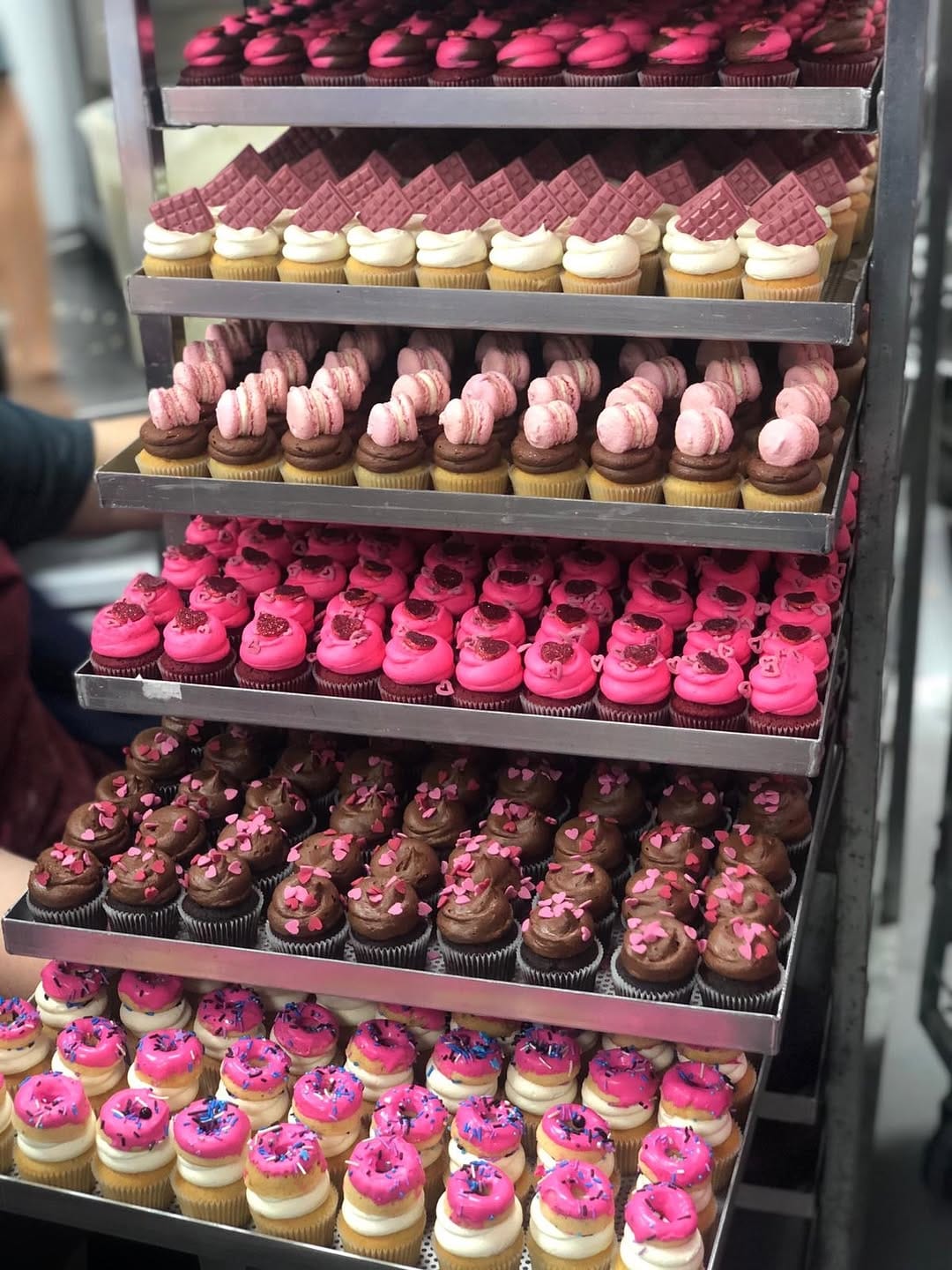 Post 4 by Flavourtown Bakery - Cakes Cupcakes. on Instagram (image)
