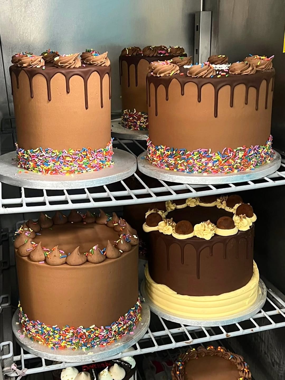 Post 5 by Flavourtown Bakery - Cakes Cupcakes. on Instagram (image)