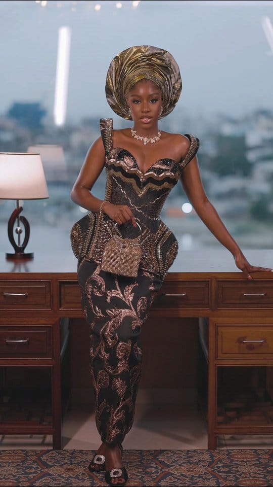 Post 8 by Brocade, Jacquard, Damask etc on Instagram (video)